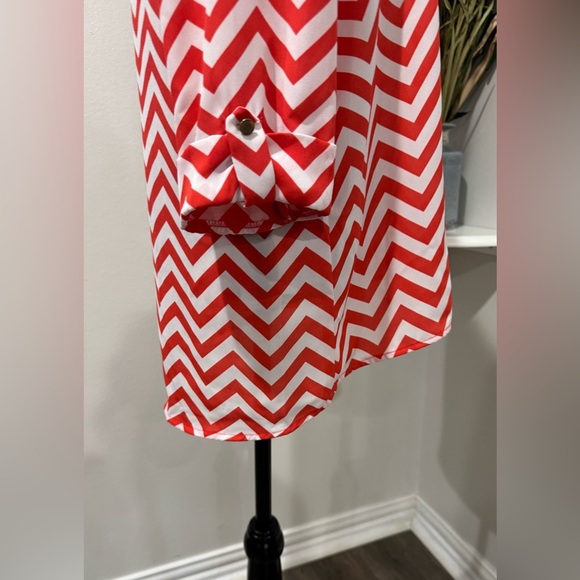 Kiara Orange/White Chevron pullover VNeck sheer Blouse- 3/4 Sleeve Size Medium - Picture 3 of 8